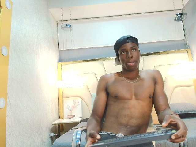 JeanDantte live webcam show