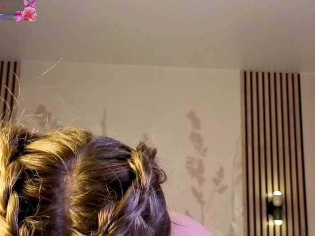 TaraGanie live cam on BongaCams