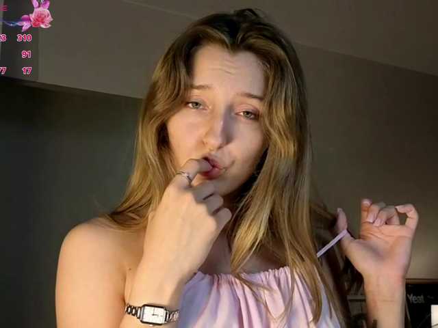 TaraGanie live cam on BongaCams