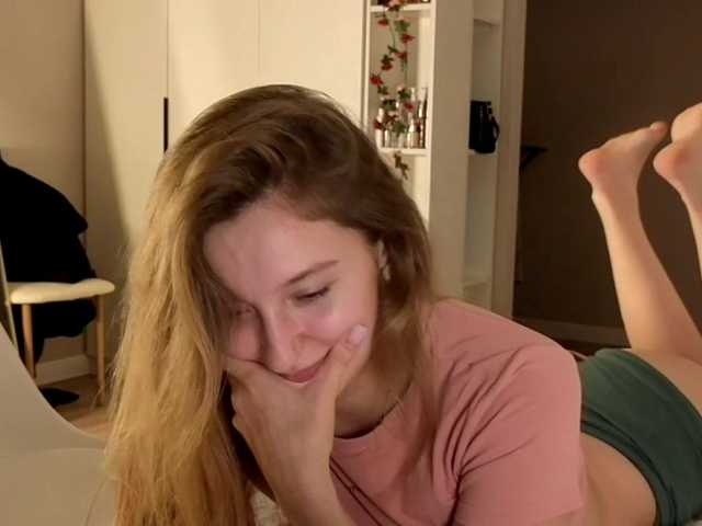 TaraGanie live cam on BongaCams