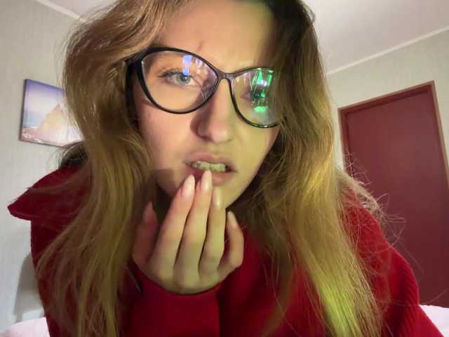 TaraGanie live cam on BongaCams