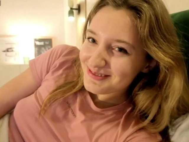 TaraGanie live cam on BongaCams