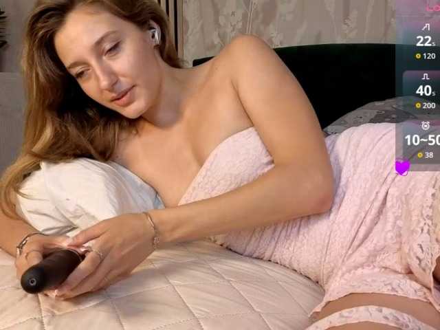 TaraGanie live webcam show