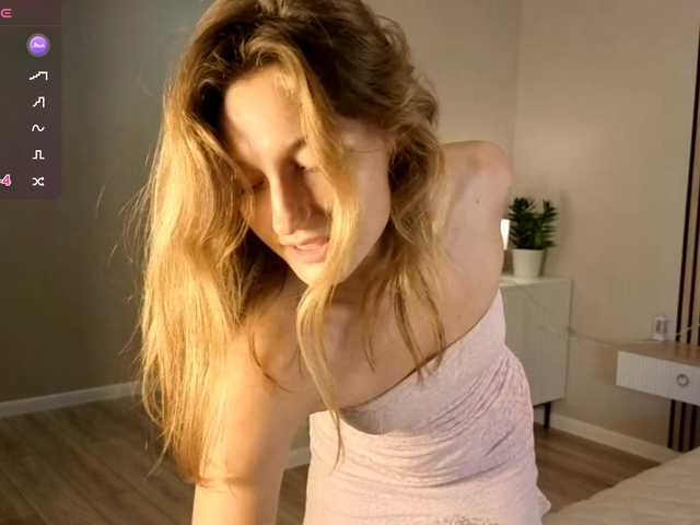 TaraGanie live cam on BongaCams