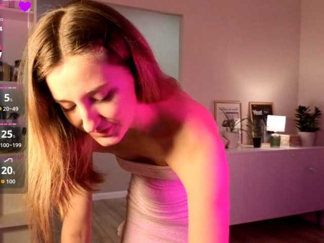 TaraGanie live webcam show