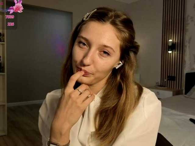 TaraGanie live cam on BongaCams