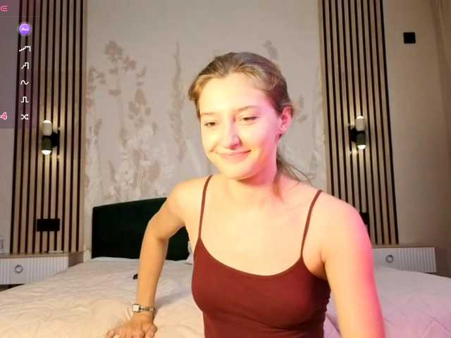 TaraGanie live webcam show
