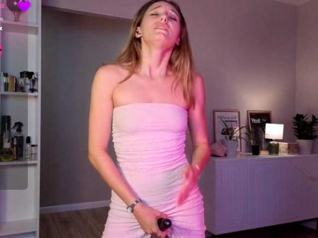 TaraGanie live cam on BongaCams