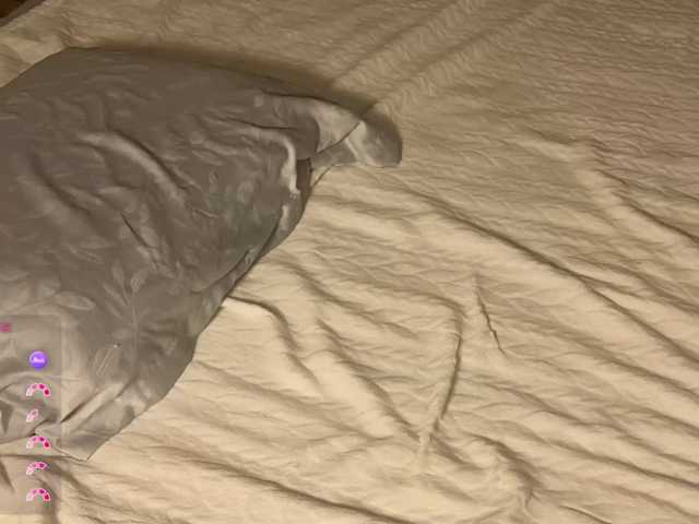 TaraGanie live cam preview