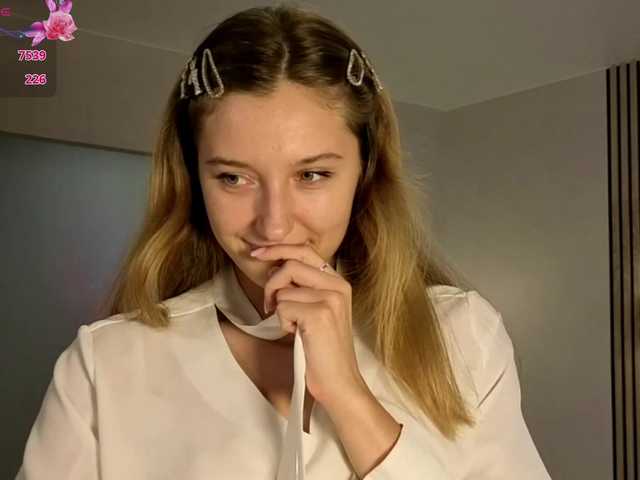 TaraGanie live cam on BongaCams
