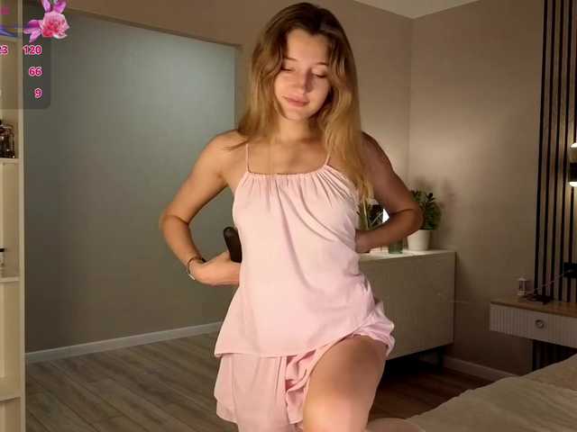 TaraGanie live cam on BongaCams