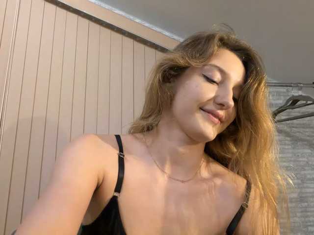 TaraGanie live cam on BongaCams
