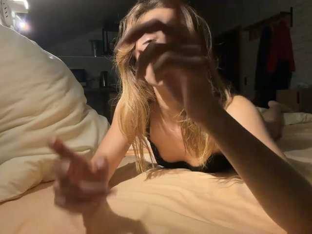 TaraGanie live cam on BongaCams