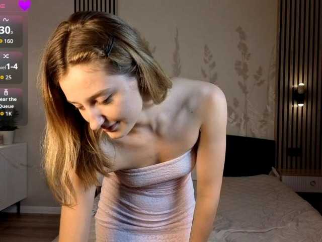 TaraGanie live webcam show