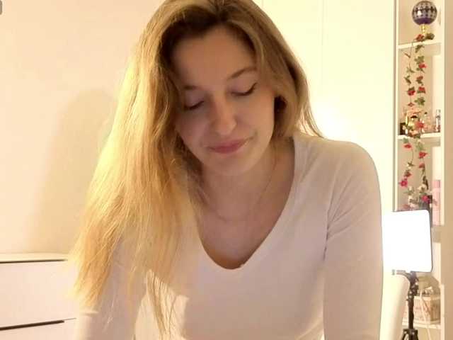TaraGanie live cam on BongaCams