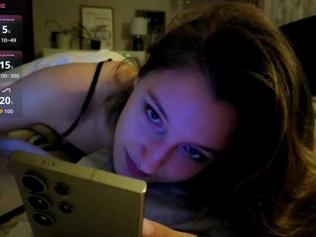 TaraGanie live cam