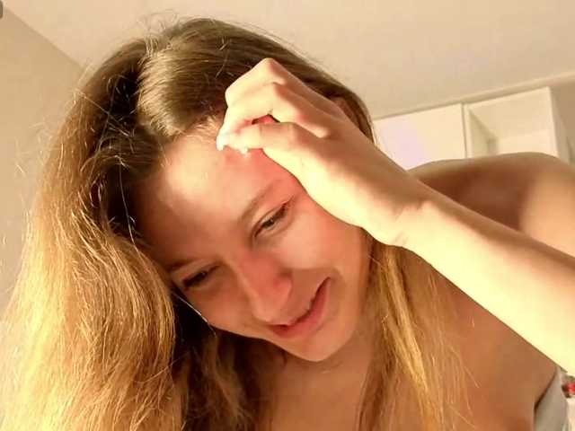 TaraGanie live cam on BongaCams