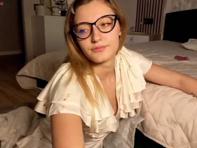 TaraGanie live cam on BongaCams