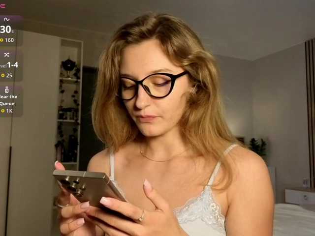 TaraGanie live cam on BongaCams