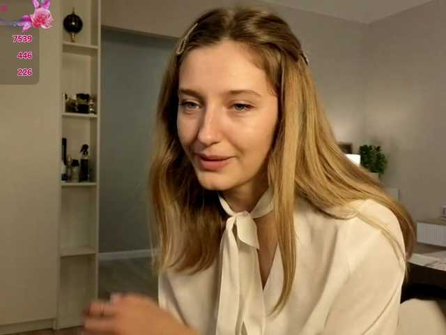 TaraGanie live cam on BongaCams