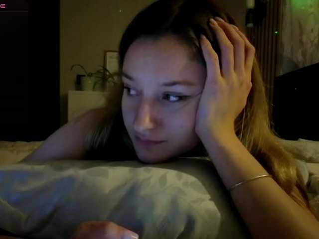 TaraGanie live cam
