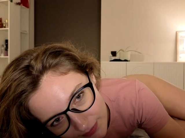 TaraGanie live cam on BongaCams