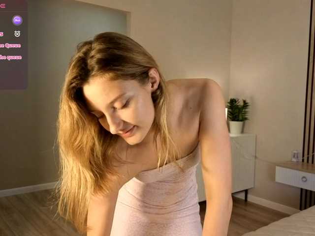 TaraGanie live webcam show