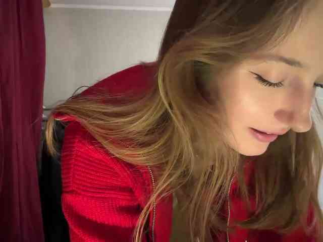 TaraGanie live female cam on bongacams