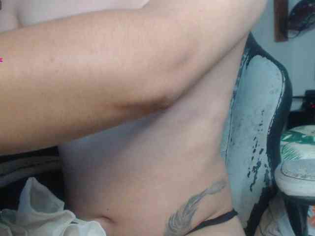 camitslatin Live Webcam on BongaCams