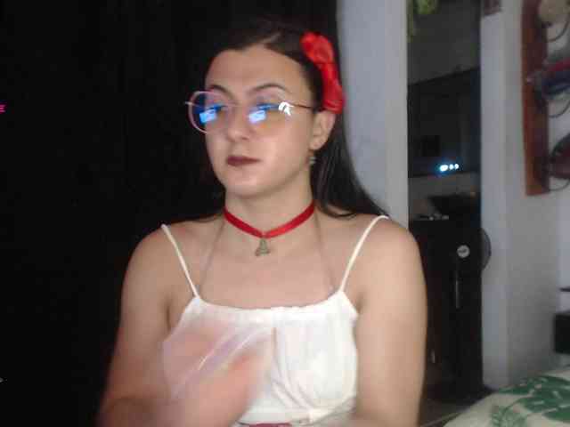 camitslatin Live Webcam on BongaCams