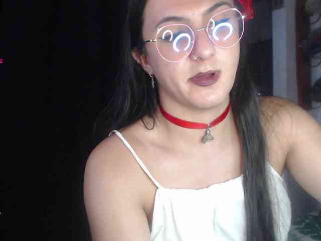 camitslatin Live Webcam on BongaCams