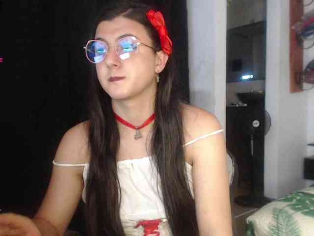 camitslatin Live Webcam on BongaCams