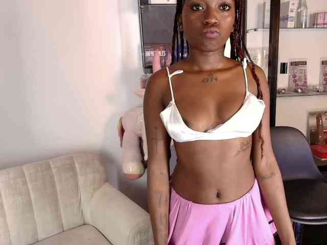DominikYildren Live Webcam on BongaCams