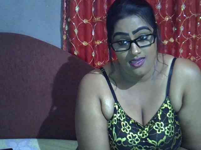 EROTICNAWTY2 webcam