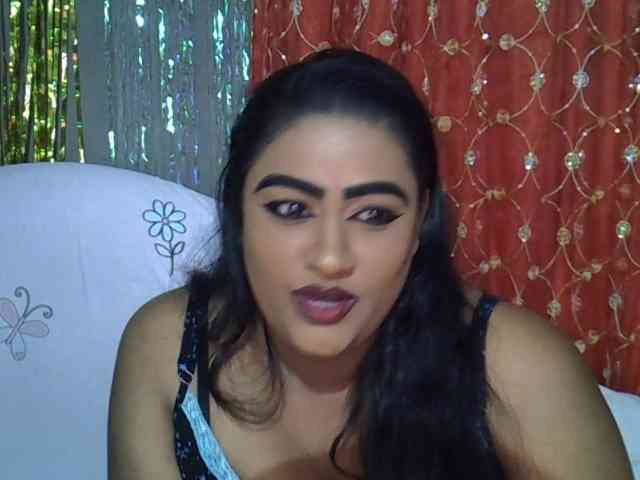 EROTICNAWTY2 webcam