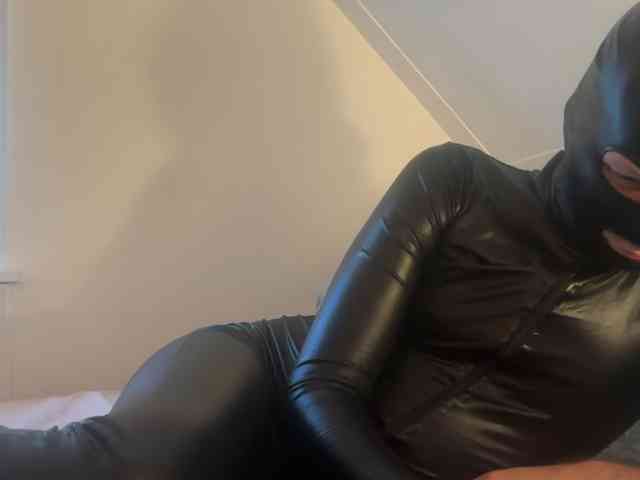 LatexMan0 Sex Cam Show