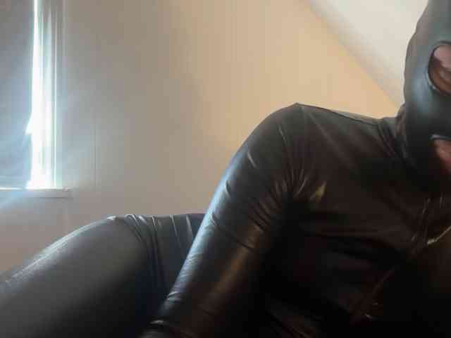 LatexMan0 Sex Cam Show