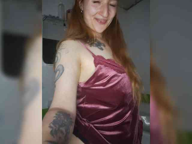 LeonaFox webcam