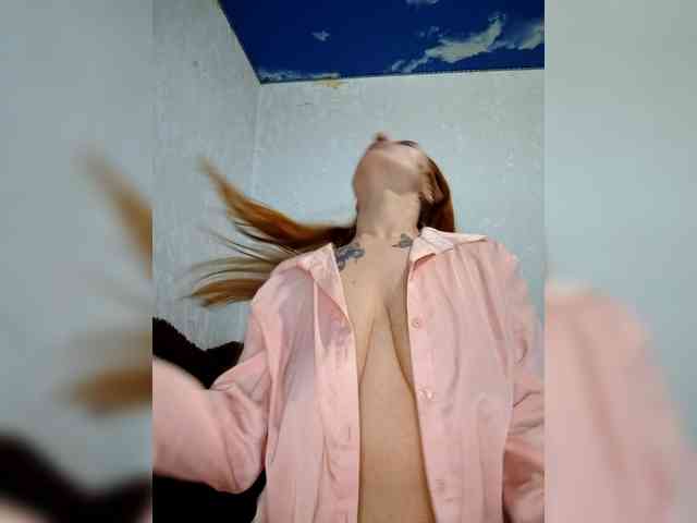 LeonaFox webcam