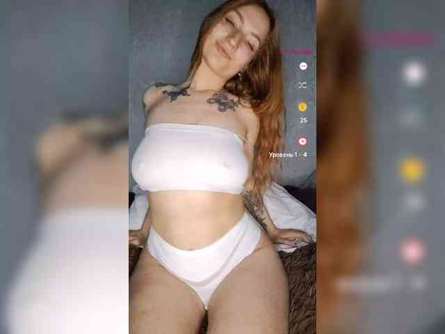LeonaFox webcam