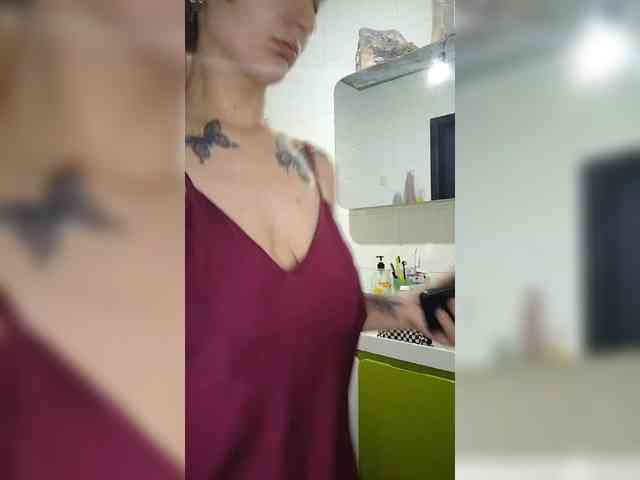 LeonaFox