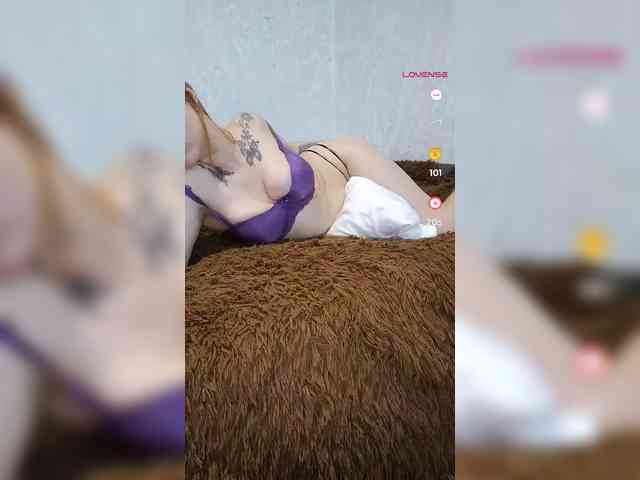 LeonaFox webcam