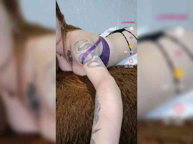 LeonaFox webcam