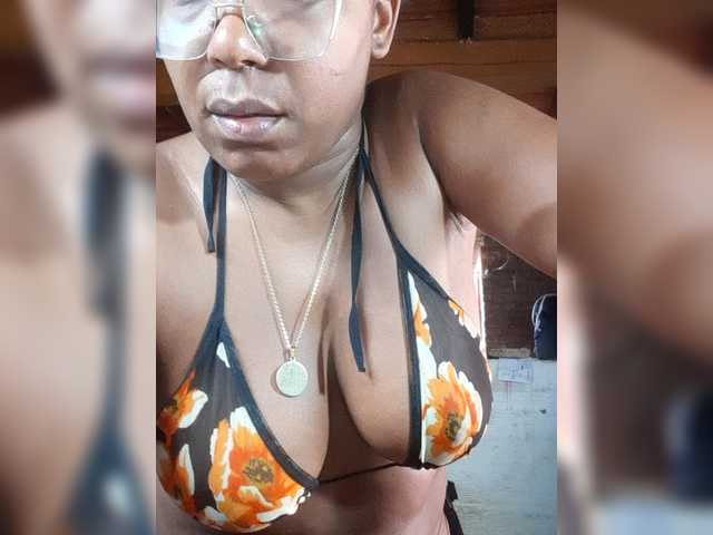 ChanneldelaCroix live cam on BongaCams
