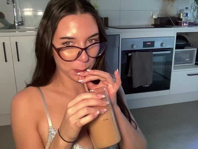 mollyy2006 live cam on BongaCams