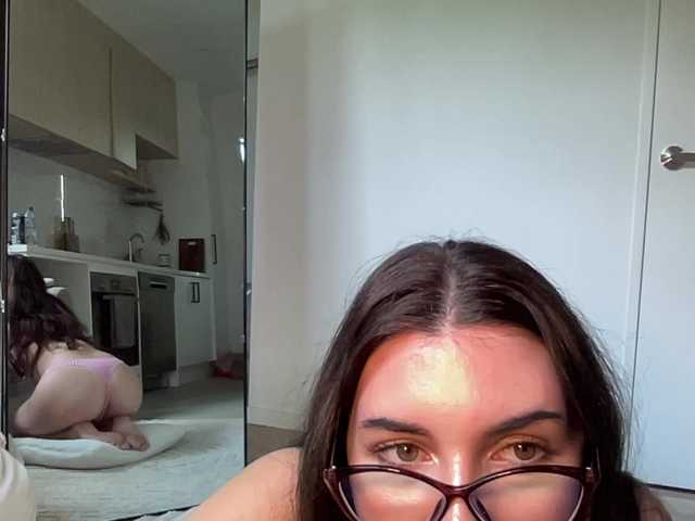 mollyy2006 live cam on BongaCams