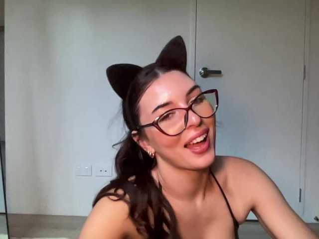 mollyy2006 live cam on BongaCams