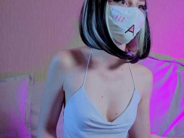LunaNyan live webcam show