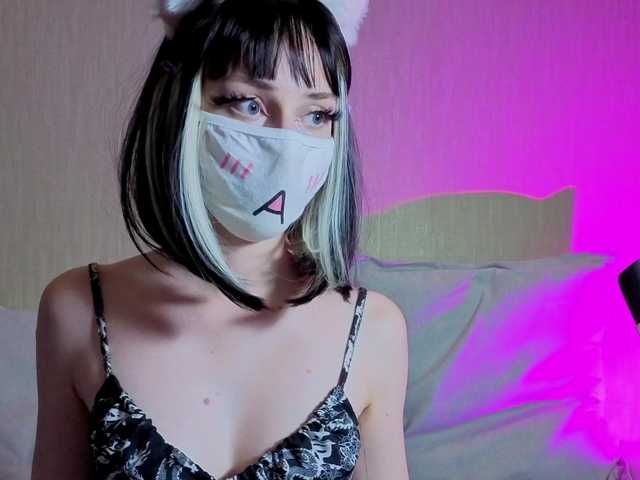 LunaNyan live webcam show