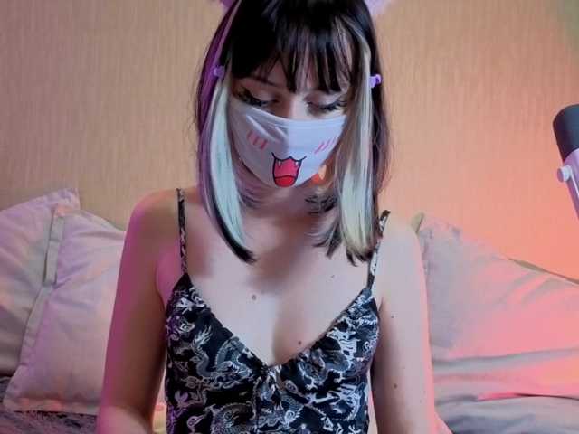 LunaNyan live cam preview